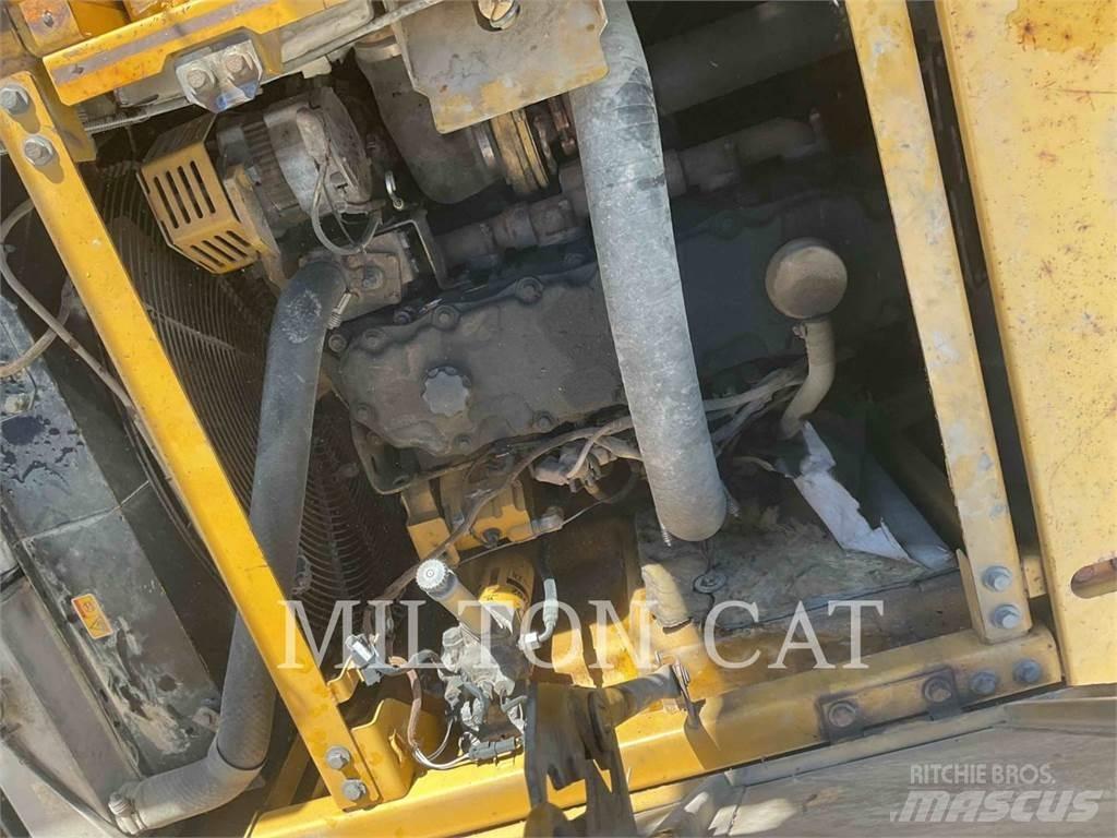 CAT 328D L CR 履带挖掘机
