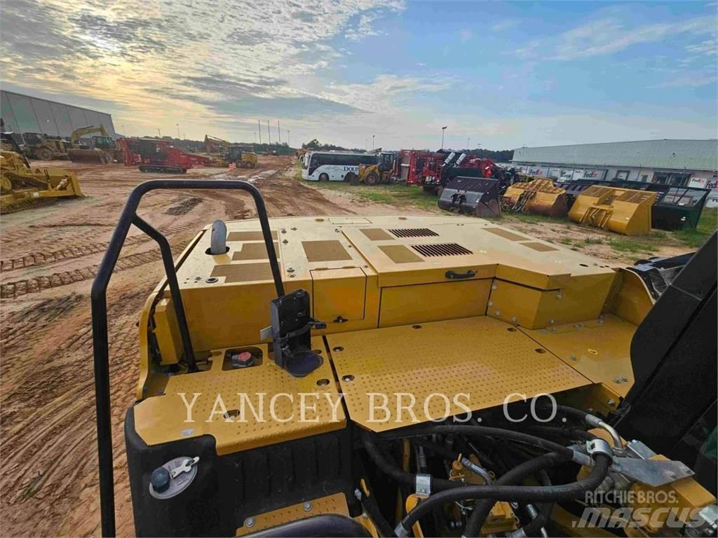 CAT 330 履带挖掘机