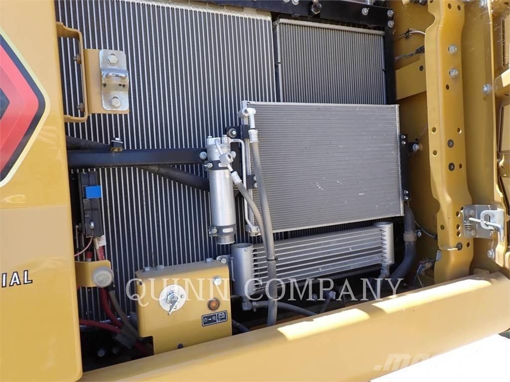 CAT 330 履带挖掘机