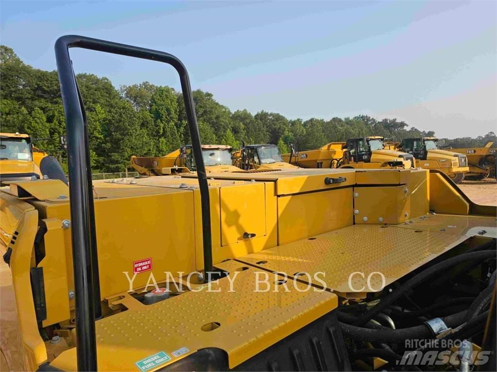 CAT 33007 履带挖掘机