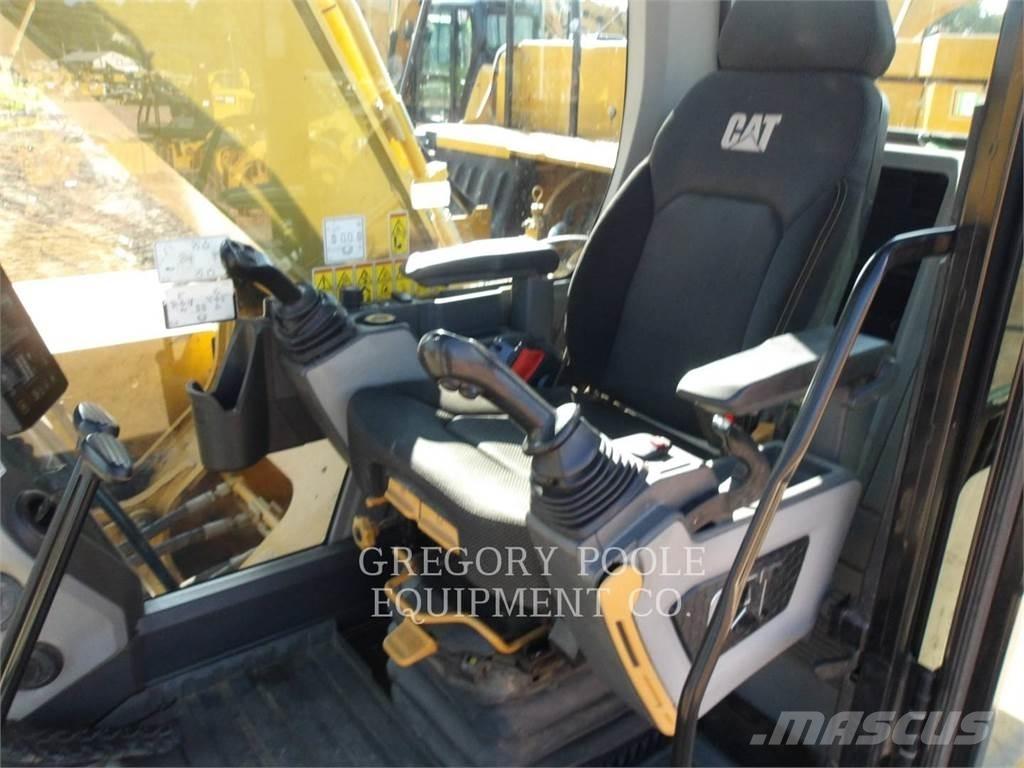 CAT 33007 履带挖掘机