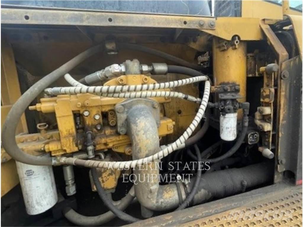 CAT 330B FM 林业拖拉机