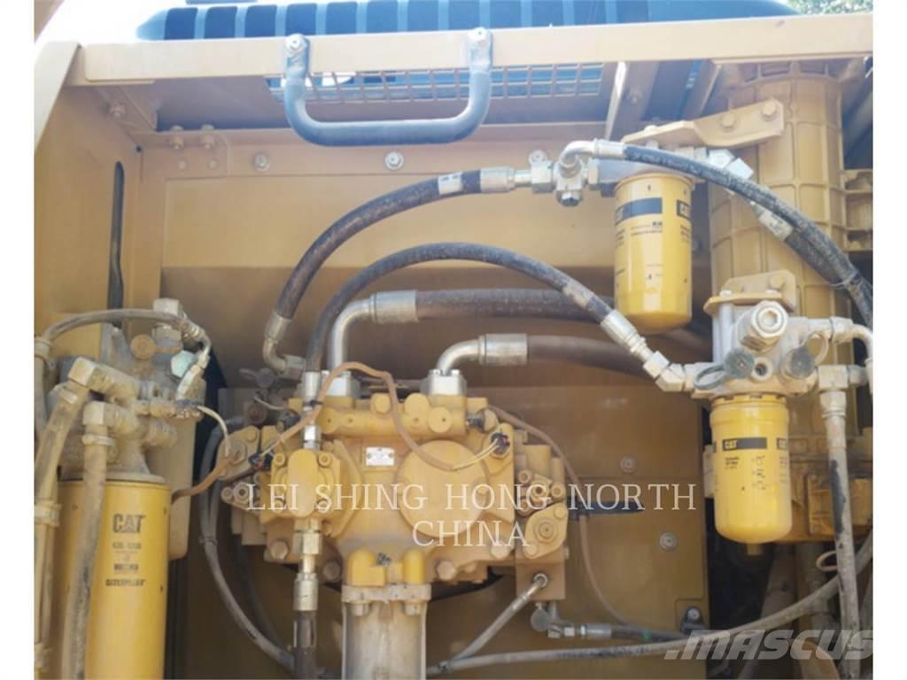CAT 330D2L 履带挖掘机