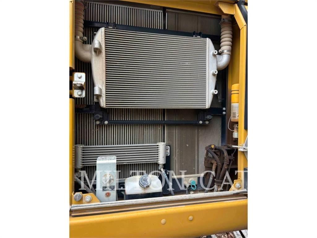 CAT 330FL 履带挖掘机