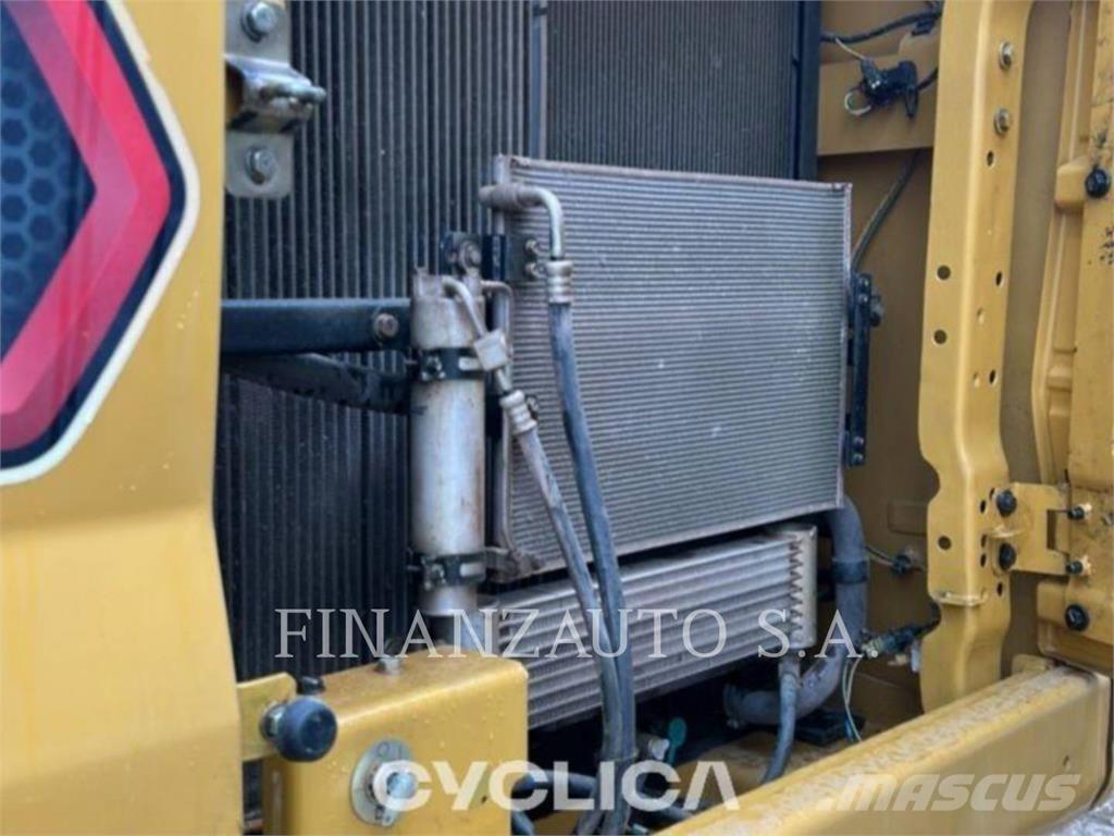 CAT 330GC 履带挖掘机