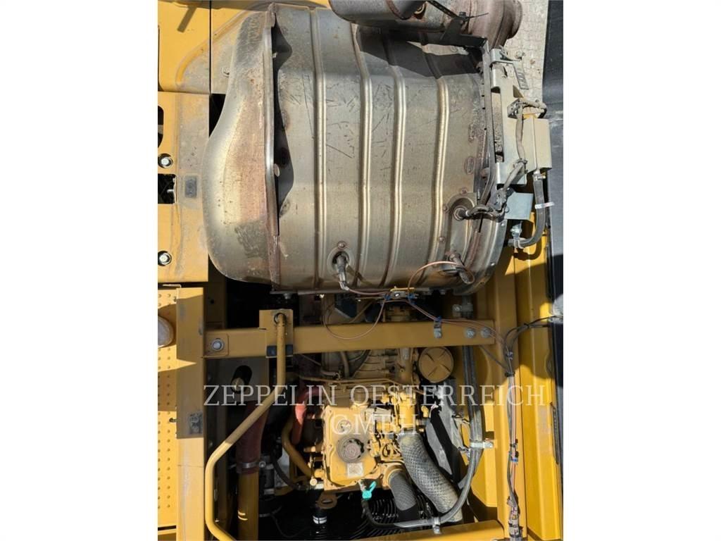 CAT 335FLCR 履带挖掘机