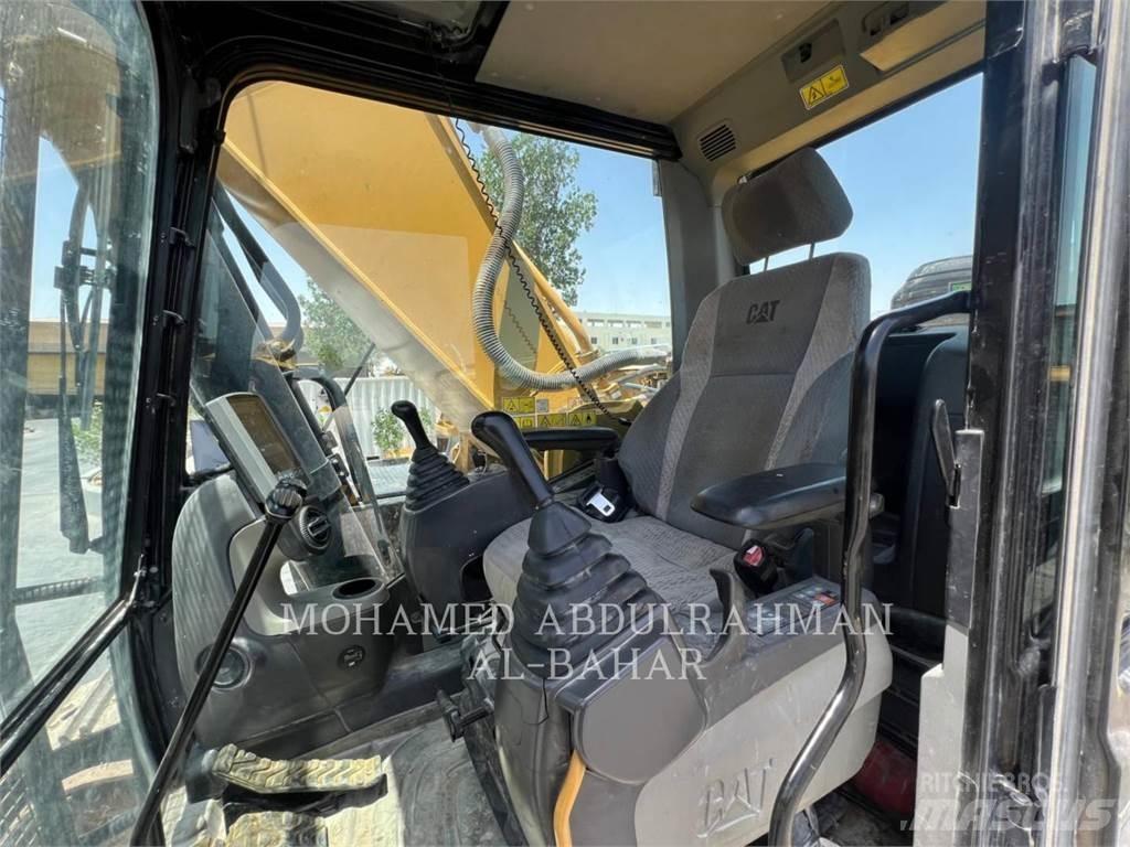 CAT 340D2L 履带挖掘机