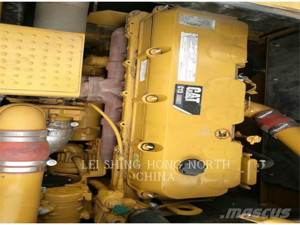 CAT 349D2 履带挖掘机