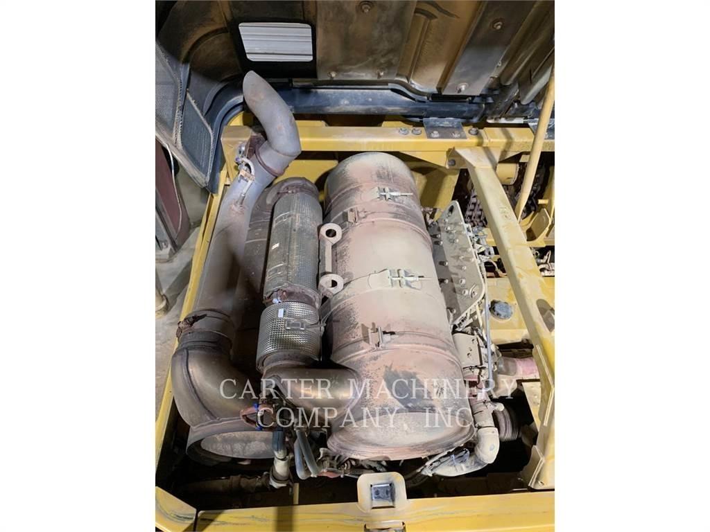CAT 349FL 履带挖掘机