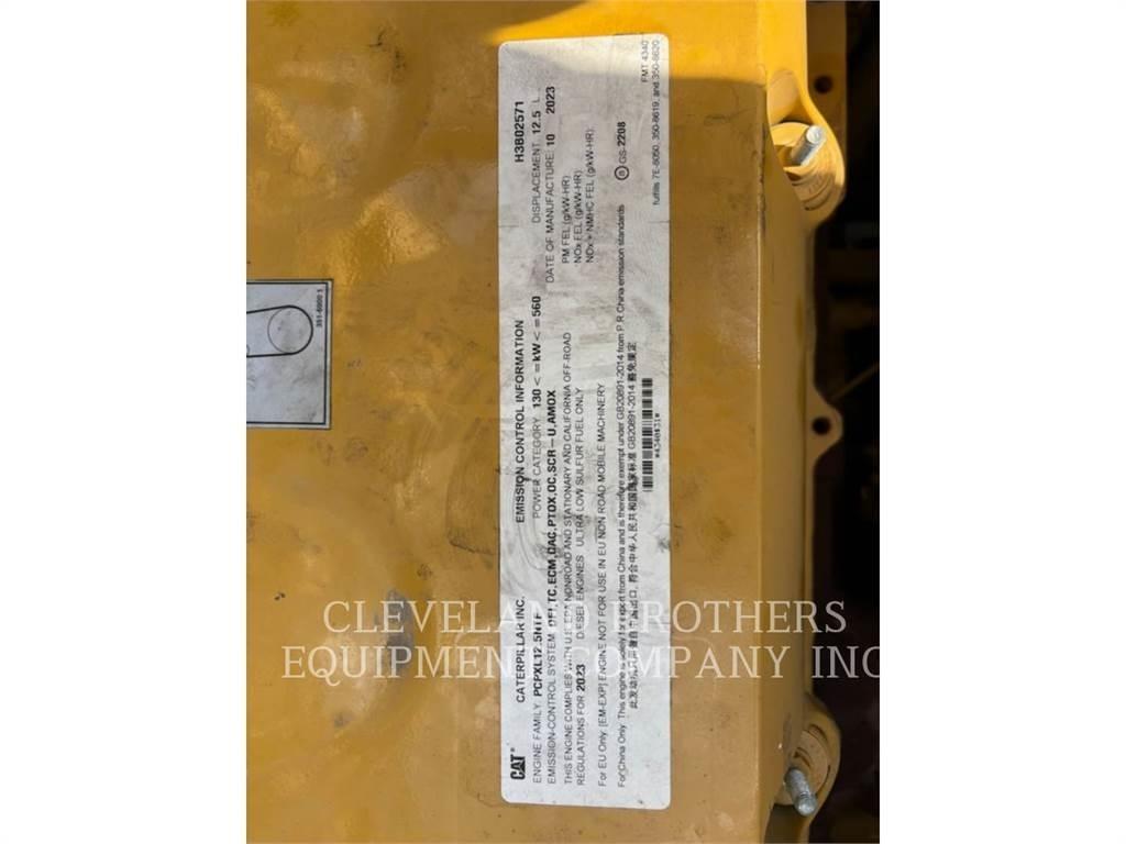 CAT 352 履带挖掘机