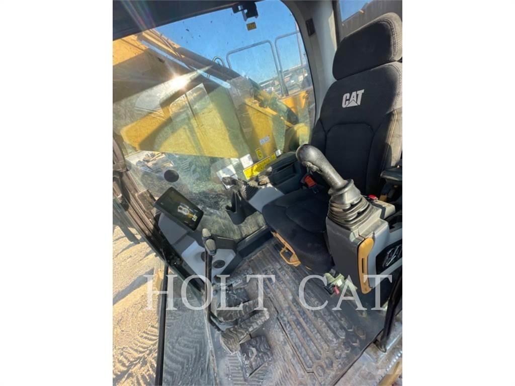 CAT 352 11 履带挖掘机