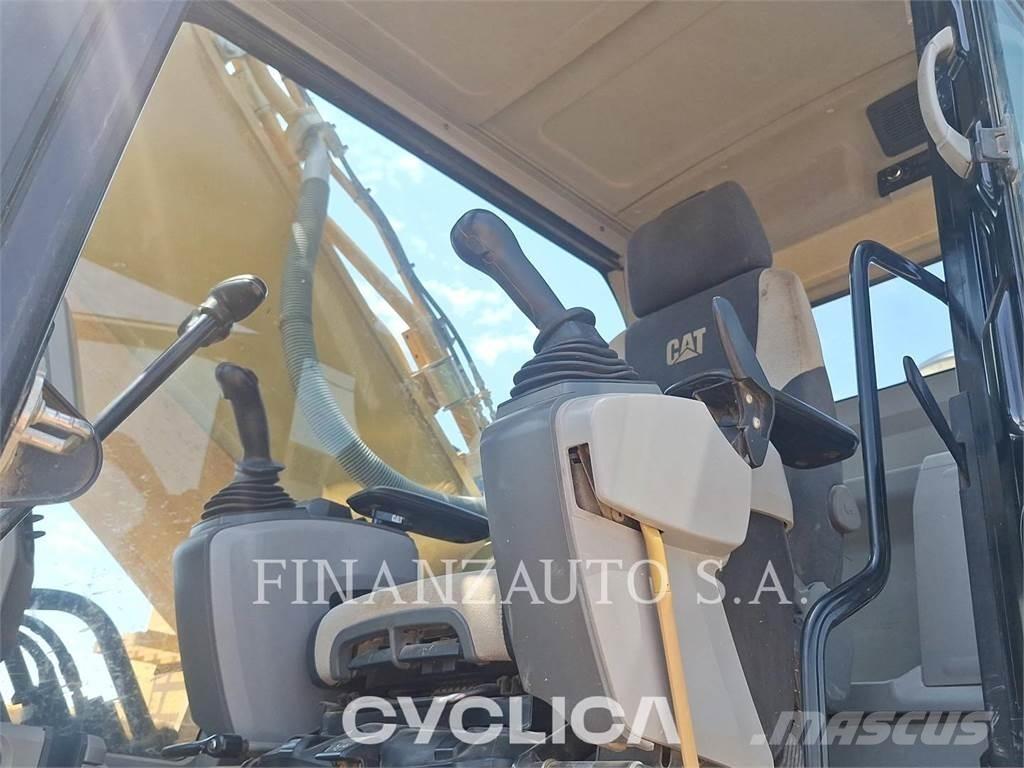 CAT 352FL 履带挖掘机