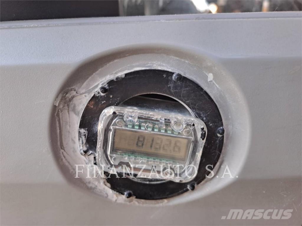 CAT 352FL 履带挖掘机