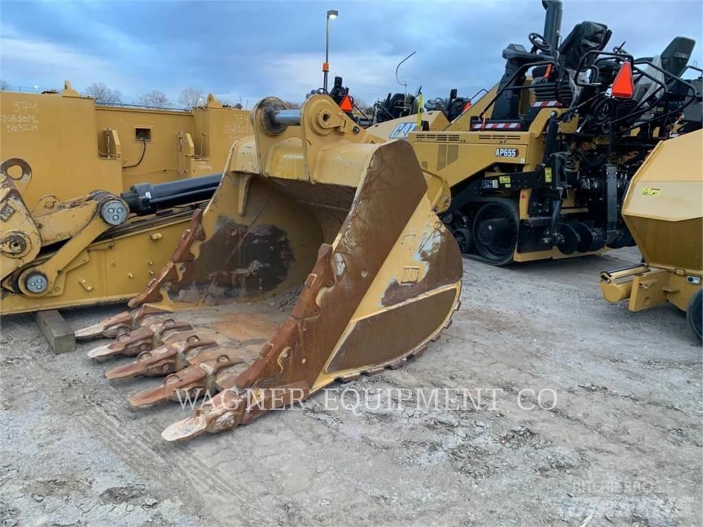 CAT 374 履带挖掘机