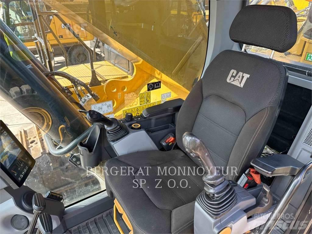 CAT 374 履带挖掘机