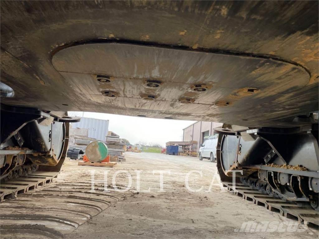 CAT 374 履带挖掘机