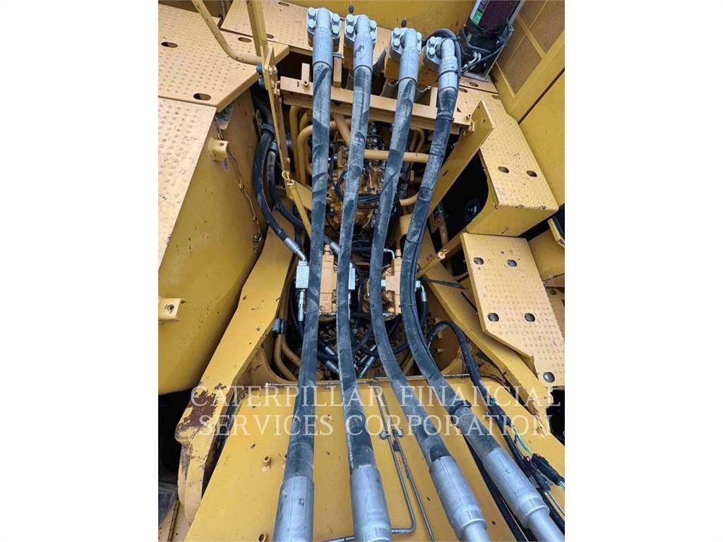 CAT 374-07 履带挖掘机