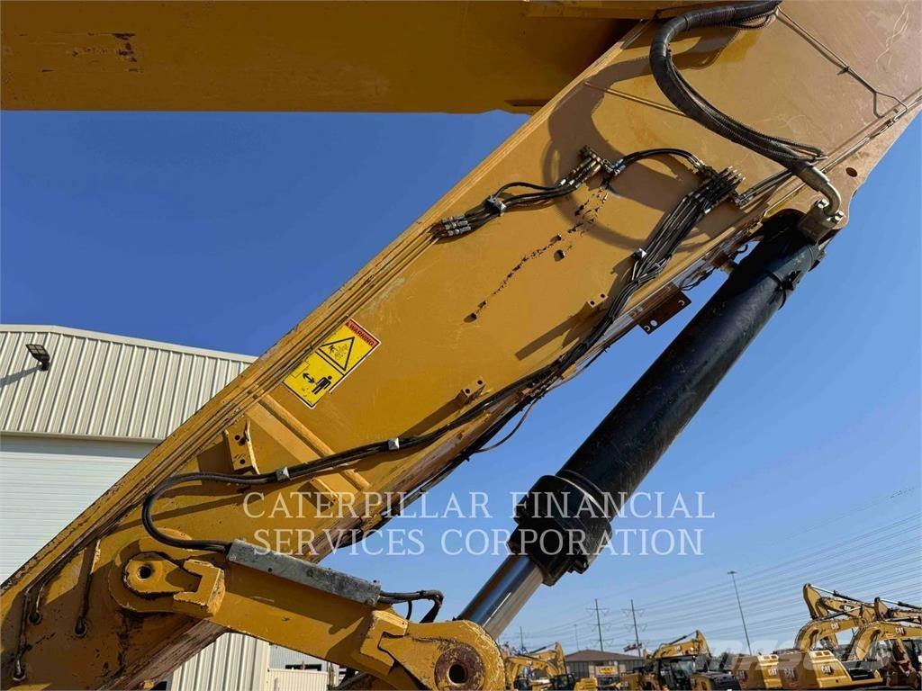 CAT 374-07 履带挖掘机