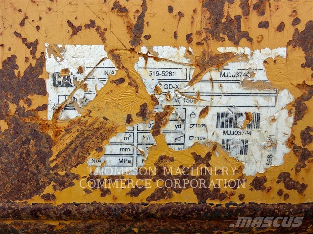 CAT 374-07 履带挖掘机