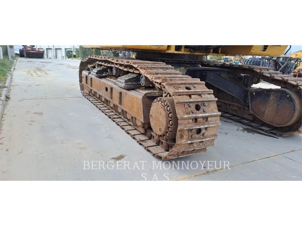 CAT 374D 履带挖掘机