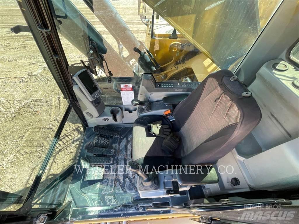 CAT 374F 履带挖掘机