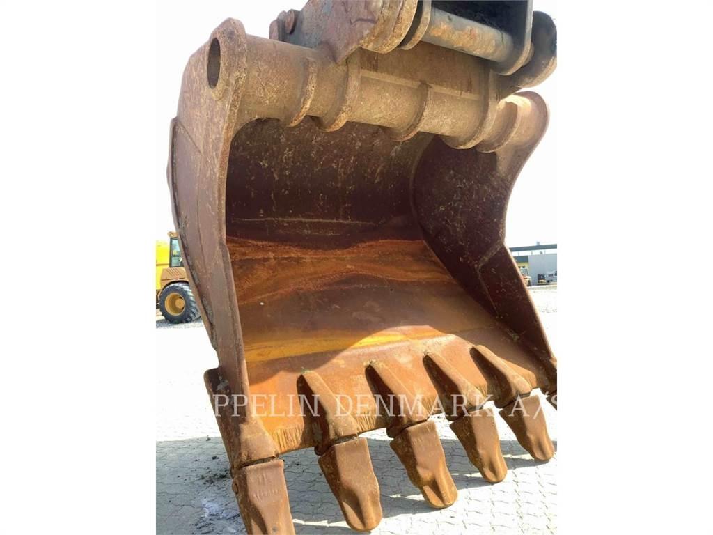 CAT 374FL 履带挖掘机