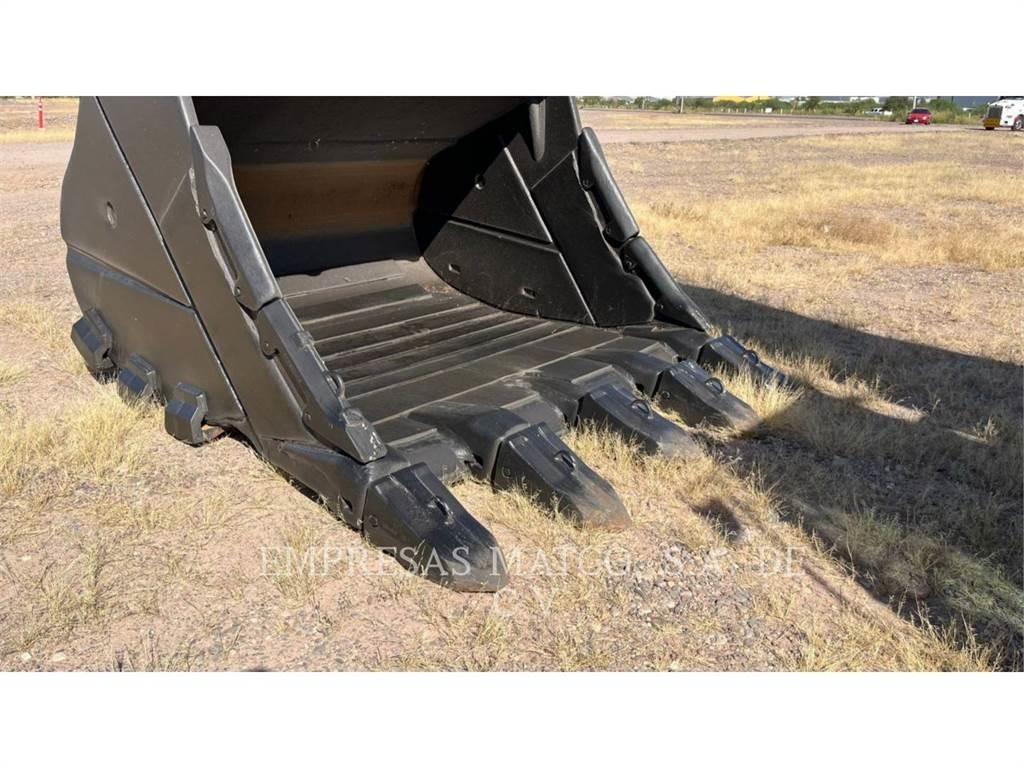 CAT 390DL 履带挖掘机