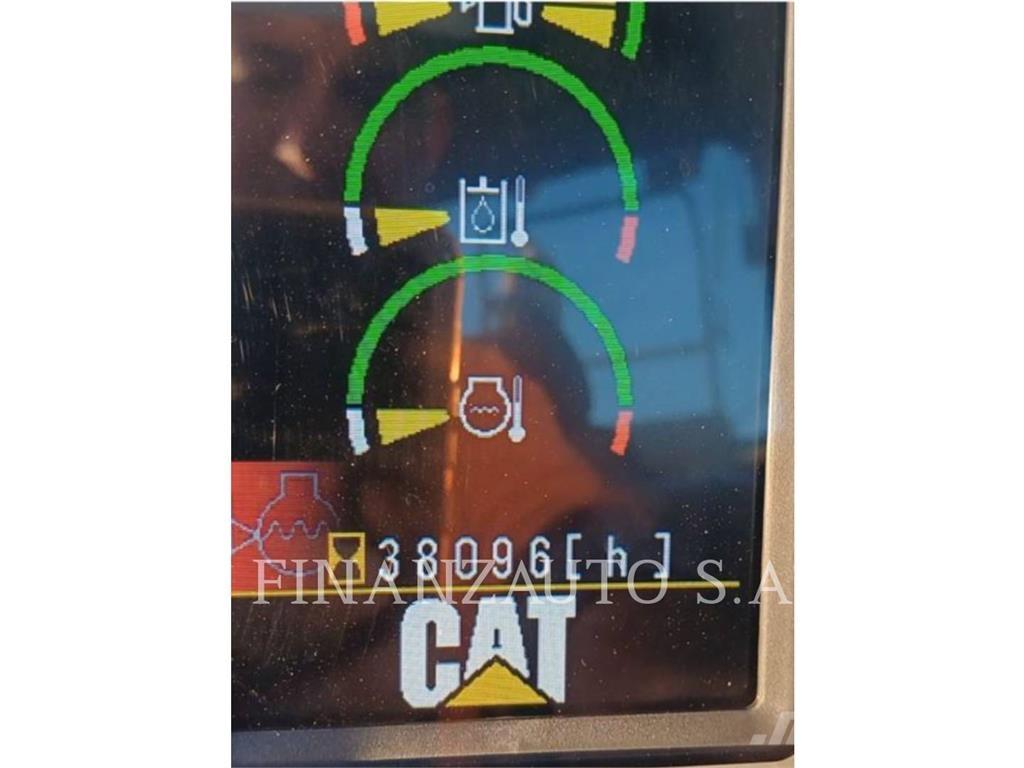 CAT 390DL 履带挖掘机