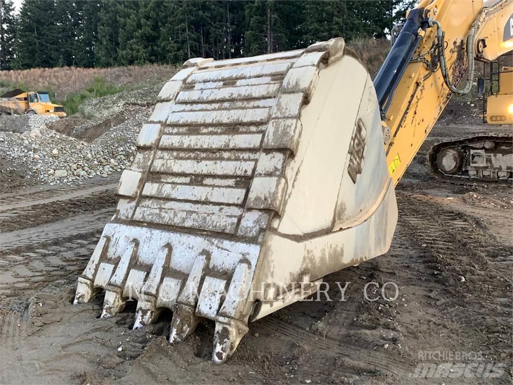 CAT 390F 履带挖掘机