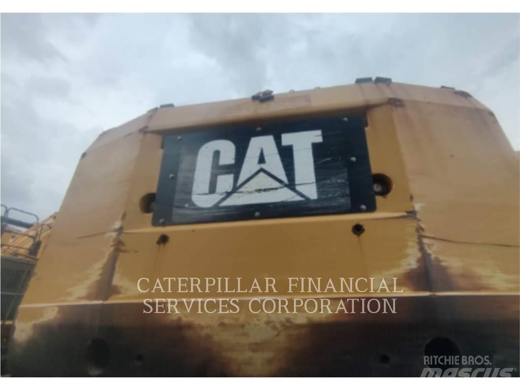 CAT 390F 履带挖掘机