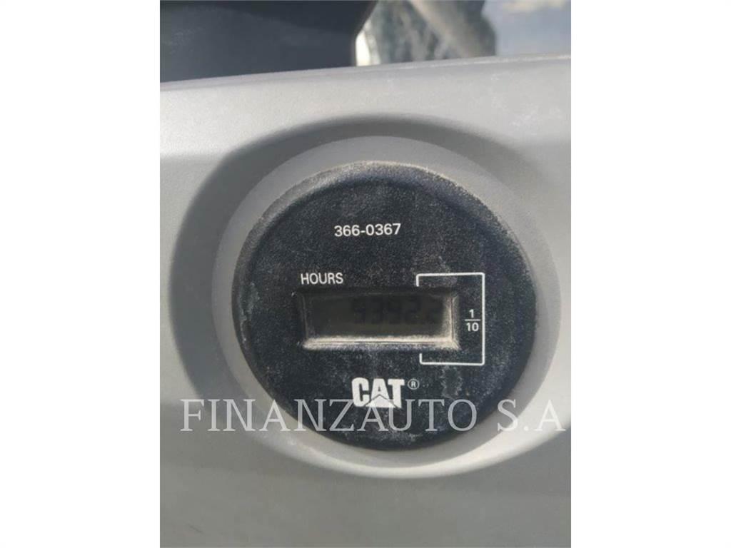 CAT 390F 履带挖掘机