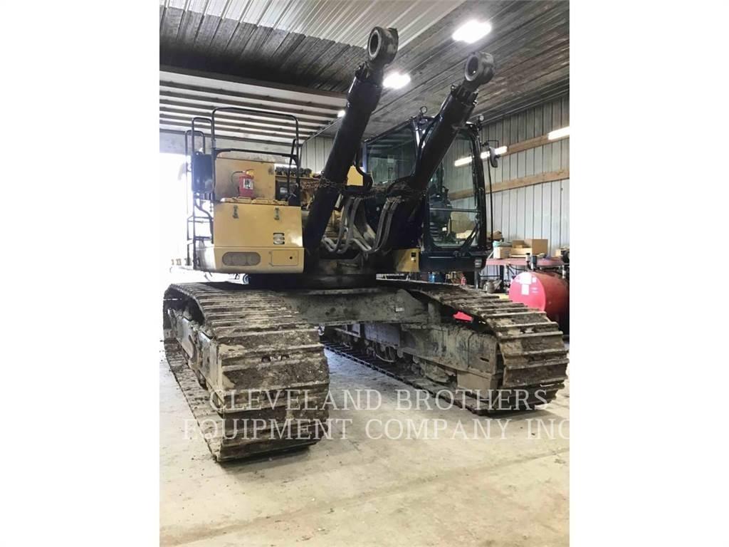CAT 390FL 履带挖掘机
