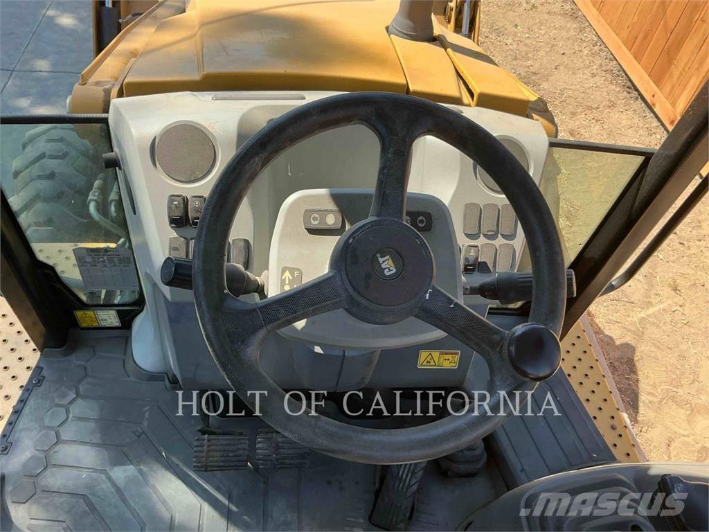 CAT 415F2IL 轮式装载机