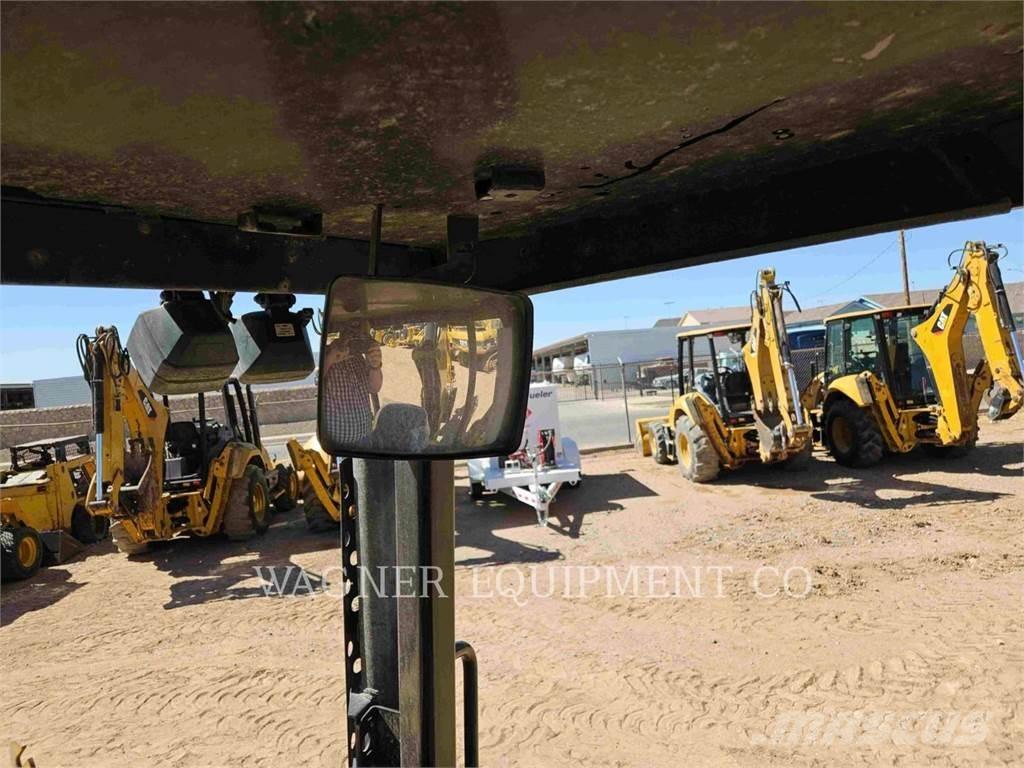 CAT 416F2 4WDS 反铲装载机