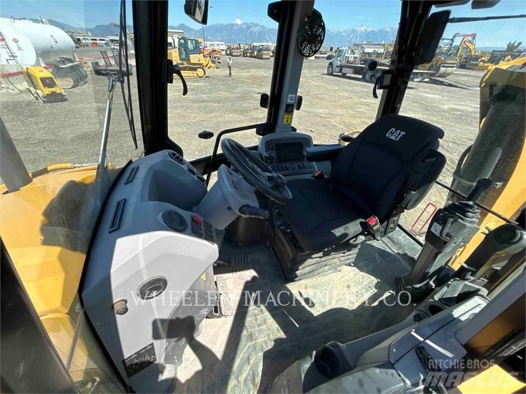 CAT 420 反铲装载机
