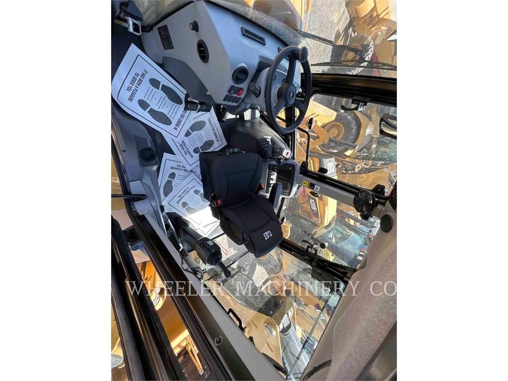 CAT 420 CF 反铲装载机
