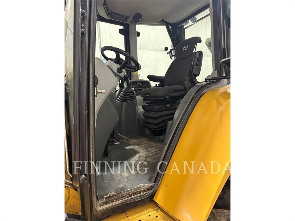 CAT 420F2 反铲装载机