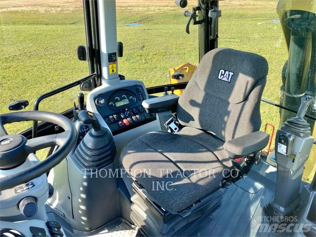 CAT 420F2 反铲装载机