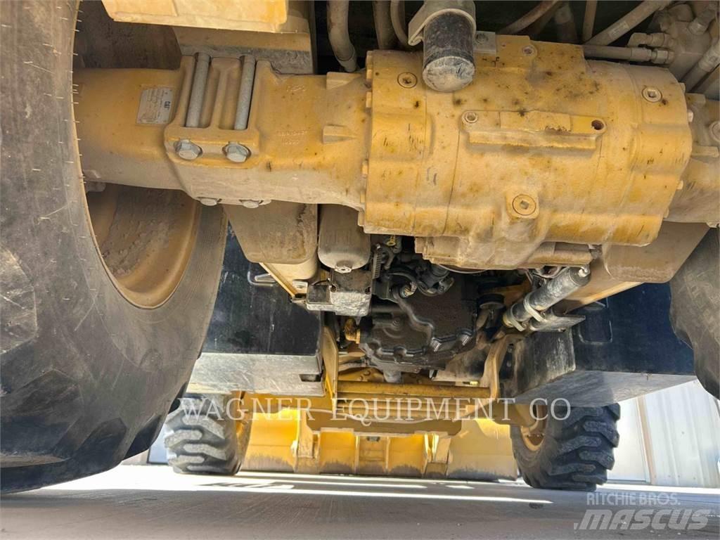 CAT 420F2 4WDE 反铲装载机