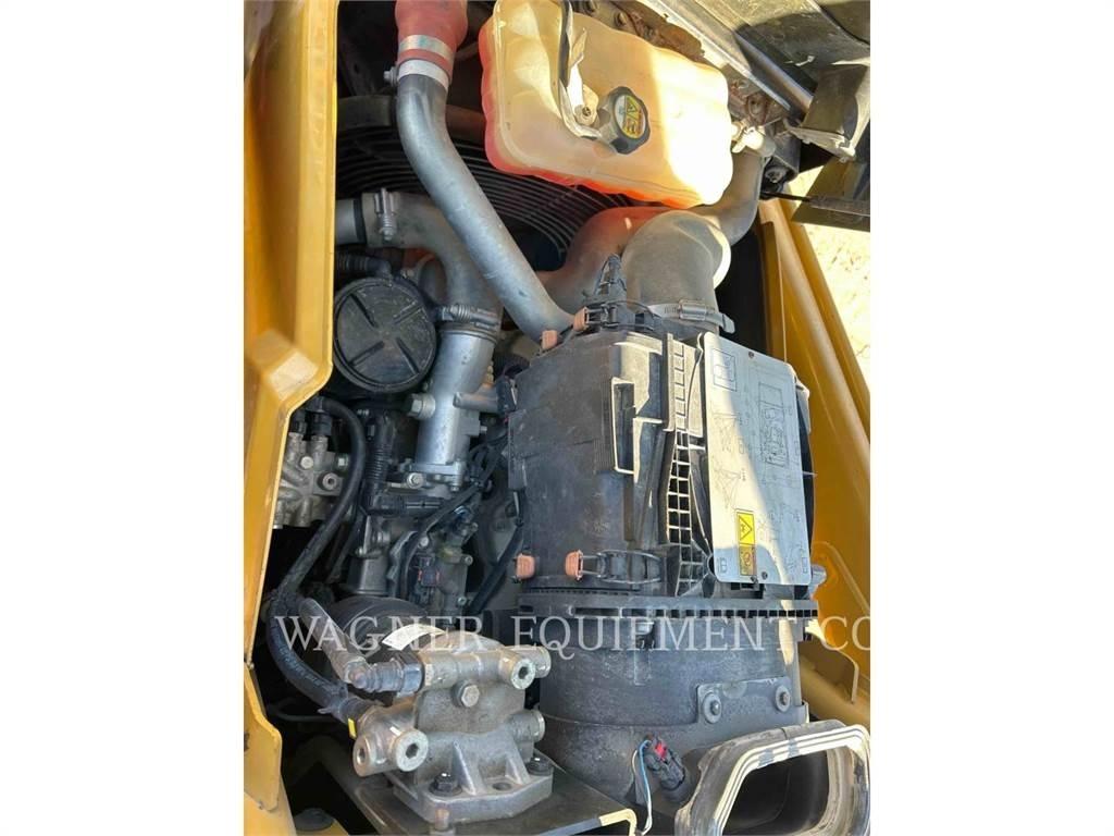 CAT 420F2 4WDE 反铲装载机
