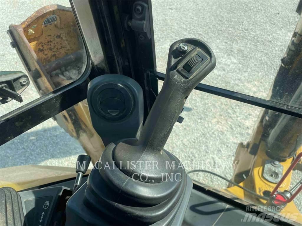 CAT 420F2ST 反铲装载机