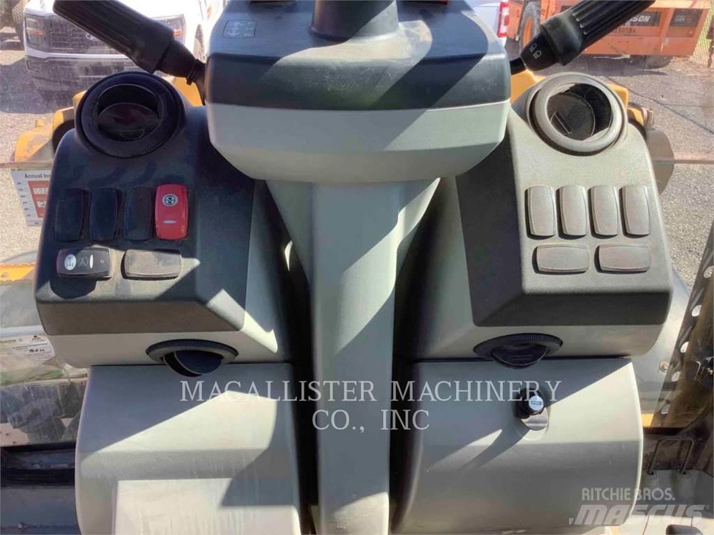 CAT 420FST 反铲装载机