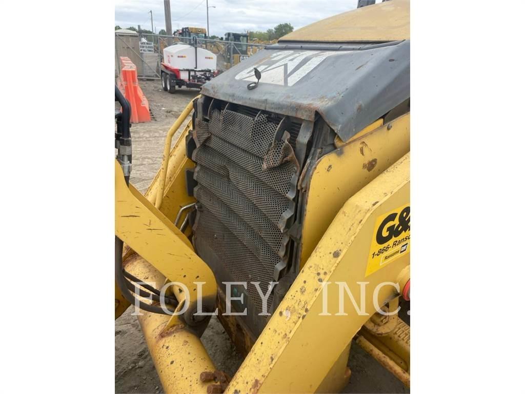 CAT 420FST 反铲装载机