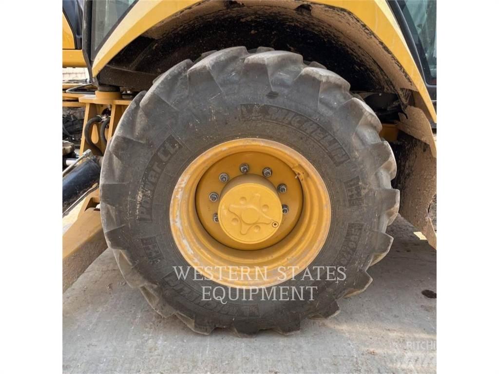 CAT 420XE 反铲装载机