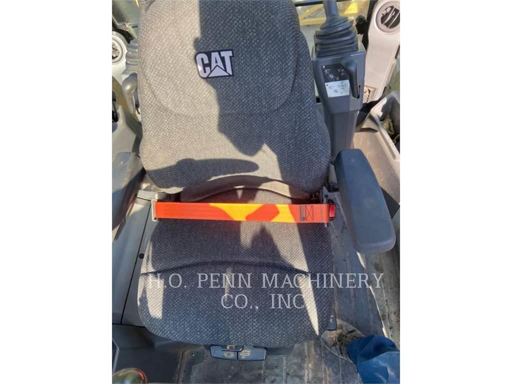 CAT 430F2ST 反铲装载机