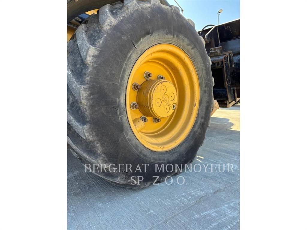 CAT 432F2 反铲装载机