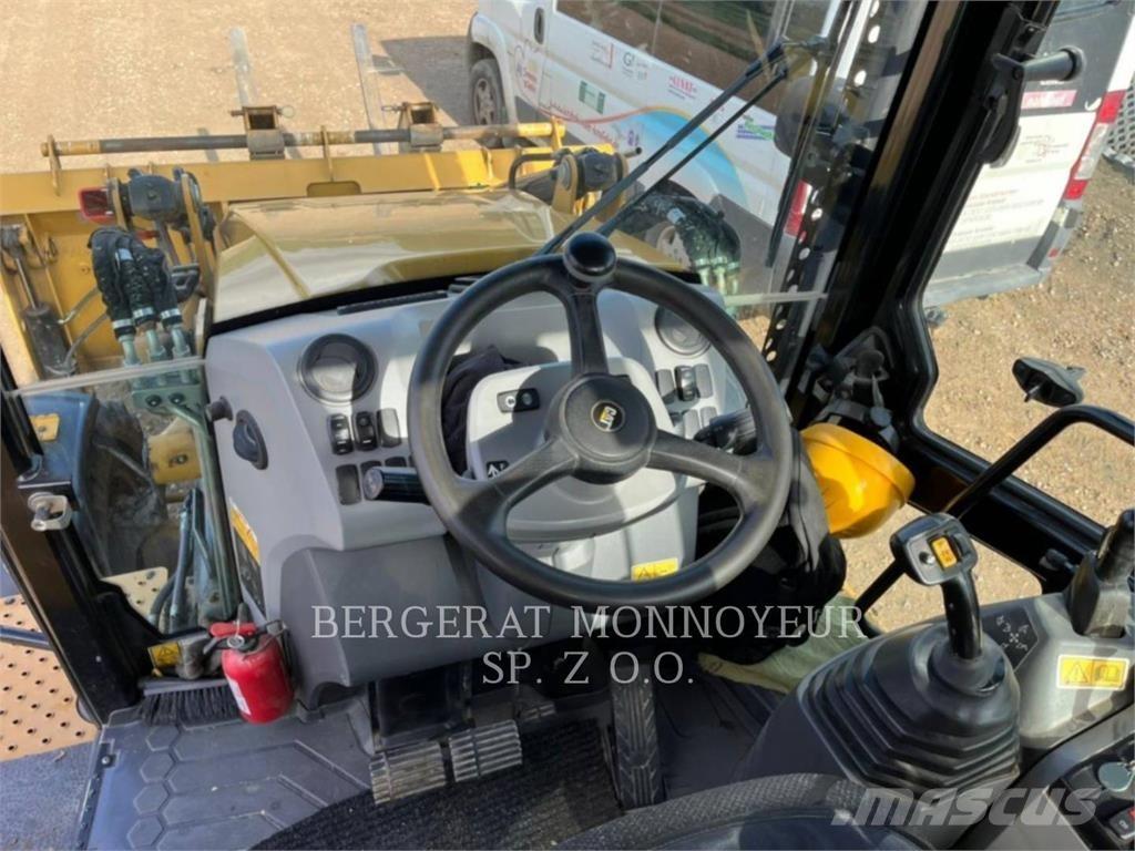 CAT 432F2 反铲装载机