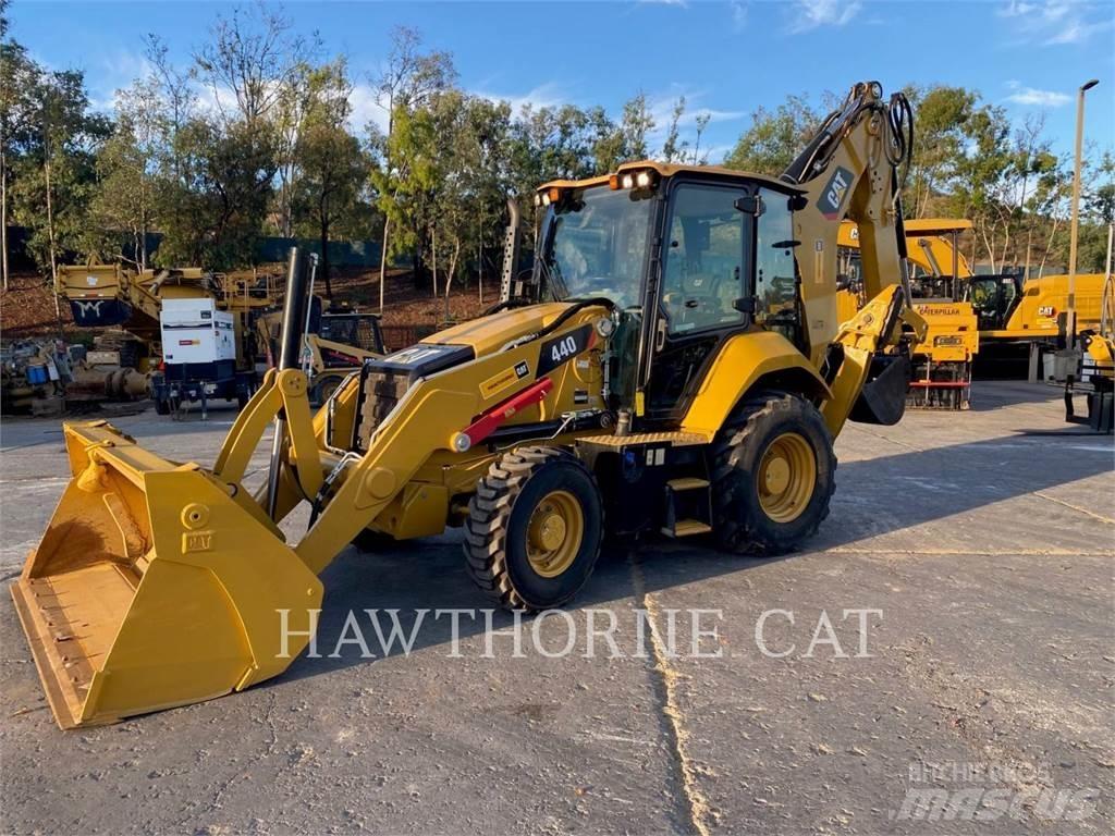 CAT 440 反铲装载机