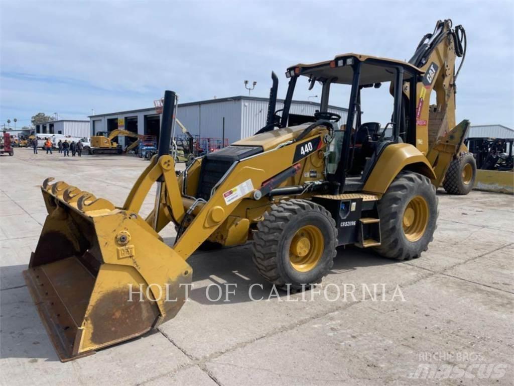 CAT 440 反铲装载机