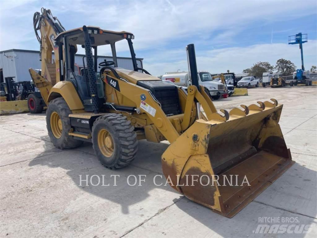 CAT 440 反铲装载机